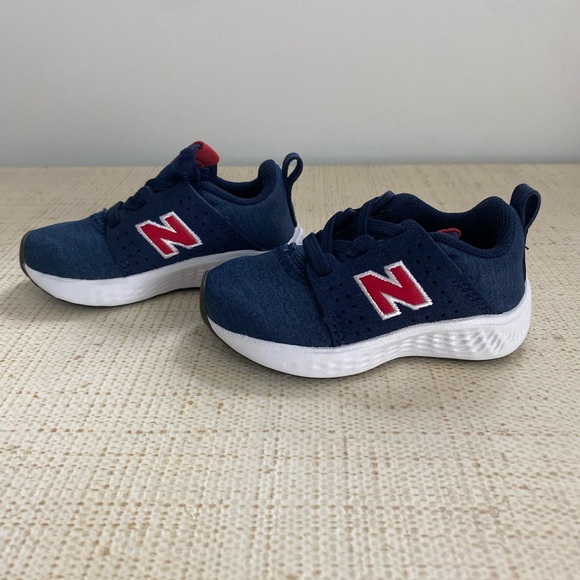 New balance baby shoes infant size 3 in box. - Picture 4 of 7